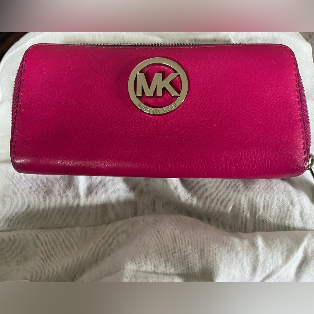 Michael Kors Pink Wallet